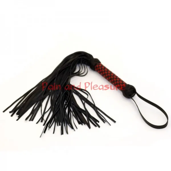 Kožené důtky s opletenou rukojetí červeno-černou 1